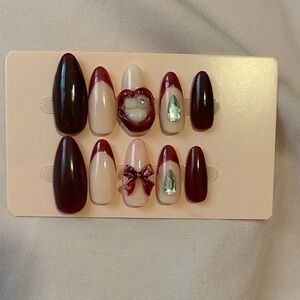Trending mouth nail set